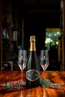 Classic Vintage Brut and Flutes Gift Set 1